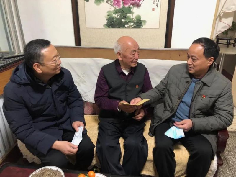 弘義集團(tuán)開(kāi)展春節(jié)前走訪慰問(wèn)生活困難黨員、老黨員、老干部活動(dòng)